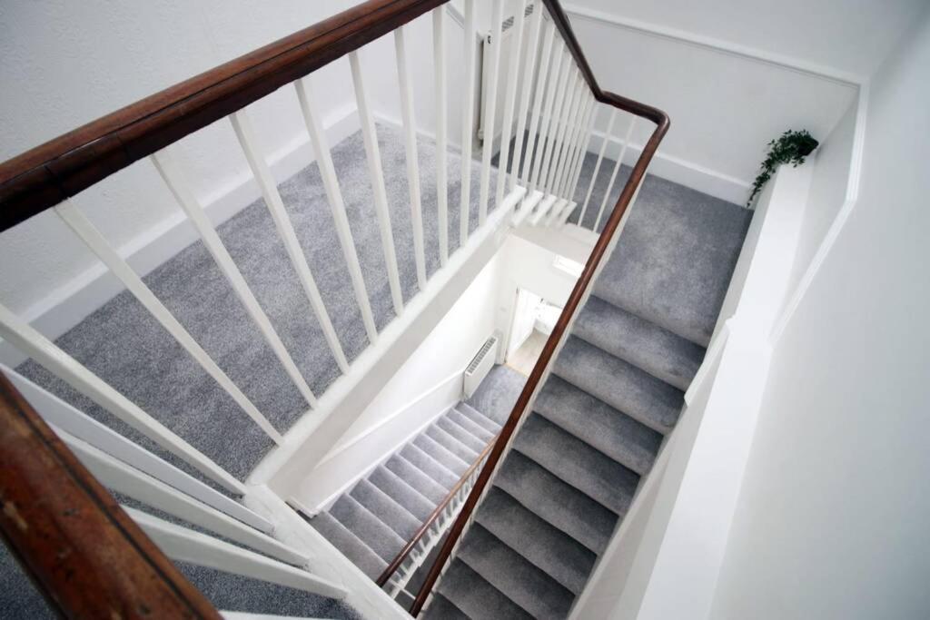 Spacious Georgian 3Bedroom Apartment- 10 Minute Walk To The River Avon, Roman Baths And Bath Abbey Eksteriør bilde
