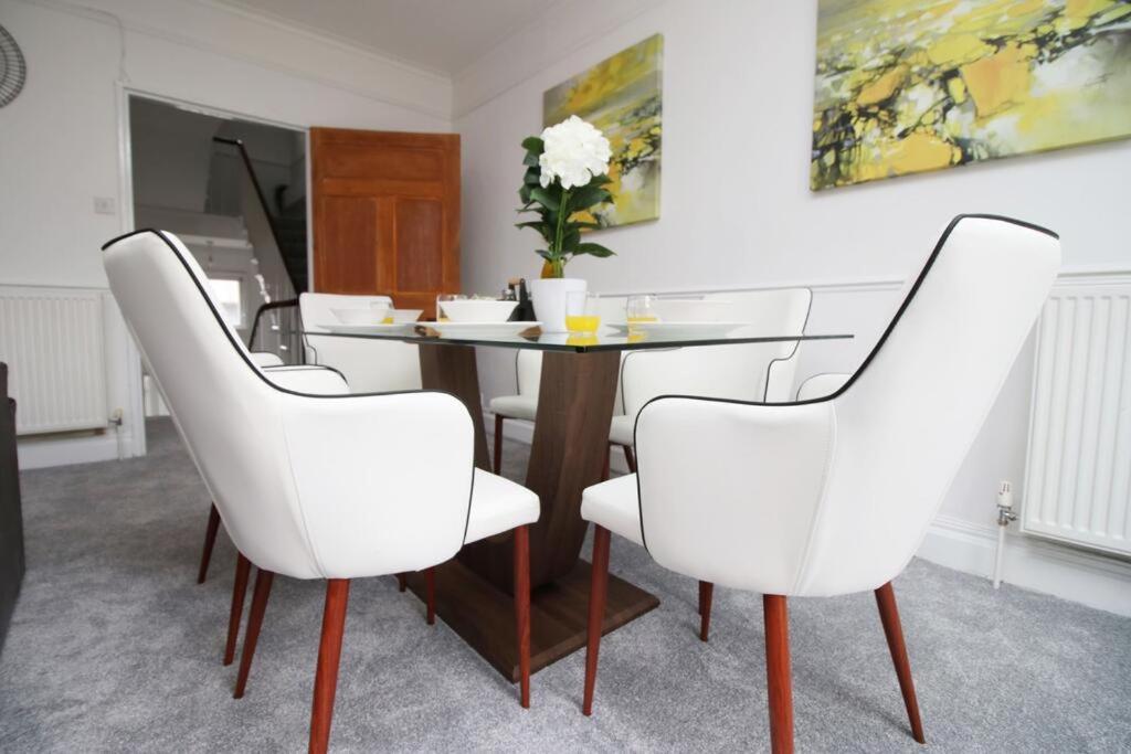 Spacious Georgian 3Bedroom Apartment- 10 Minute Walk To The River Avon, Roman Baths And Bath Abbey Eksteriør bilde