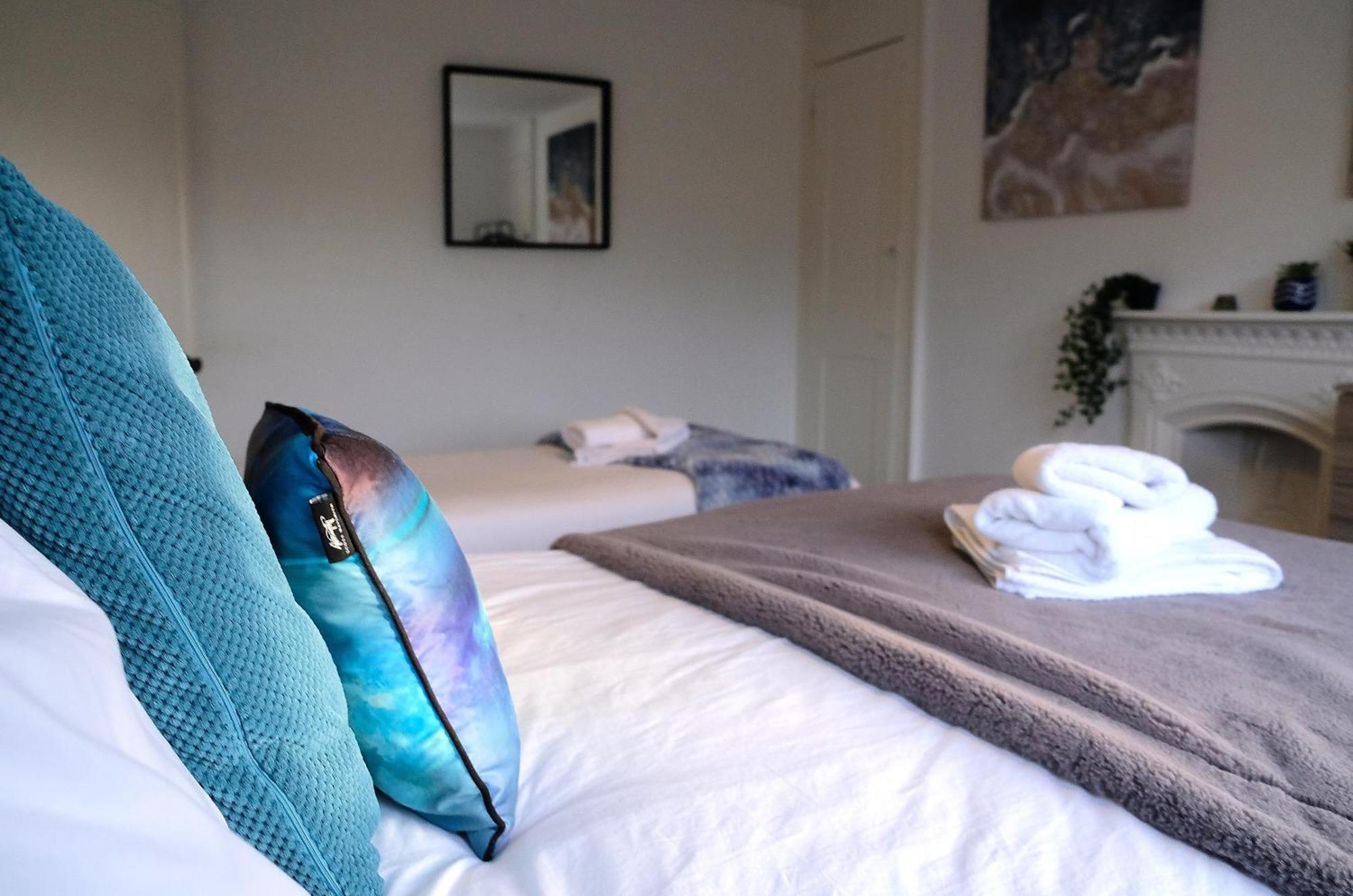 Spacious Georgian 3Bedroom Apartment- 10 Minute Walk To The River Avon, Roman Baths And Bath Abbey Eksteriør bilde