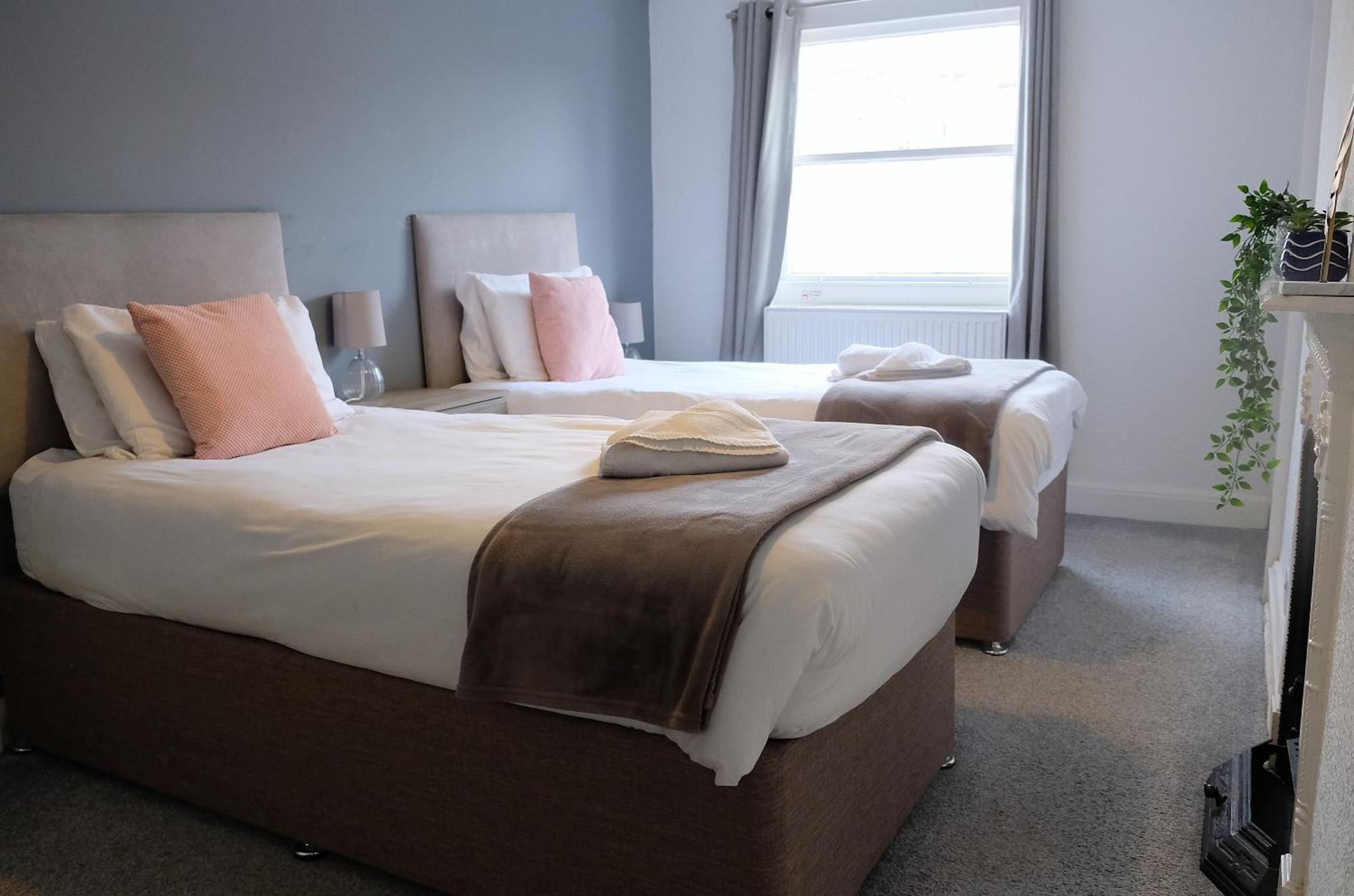 Spacious Georgian 3Bedroom Apartment- 10 Minute Walk To The River Avon, Roman Baths And Bath Abbey Eksteriør bilde